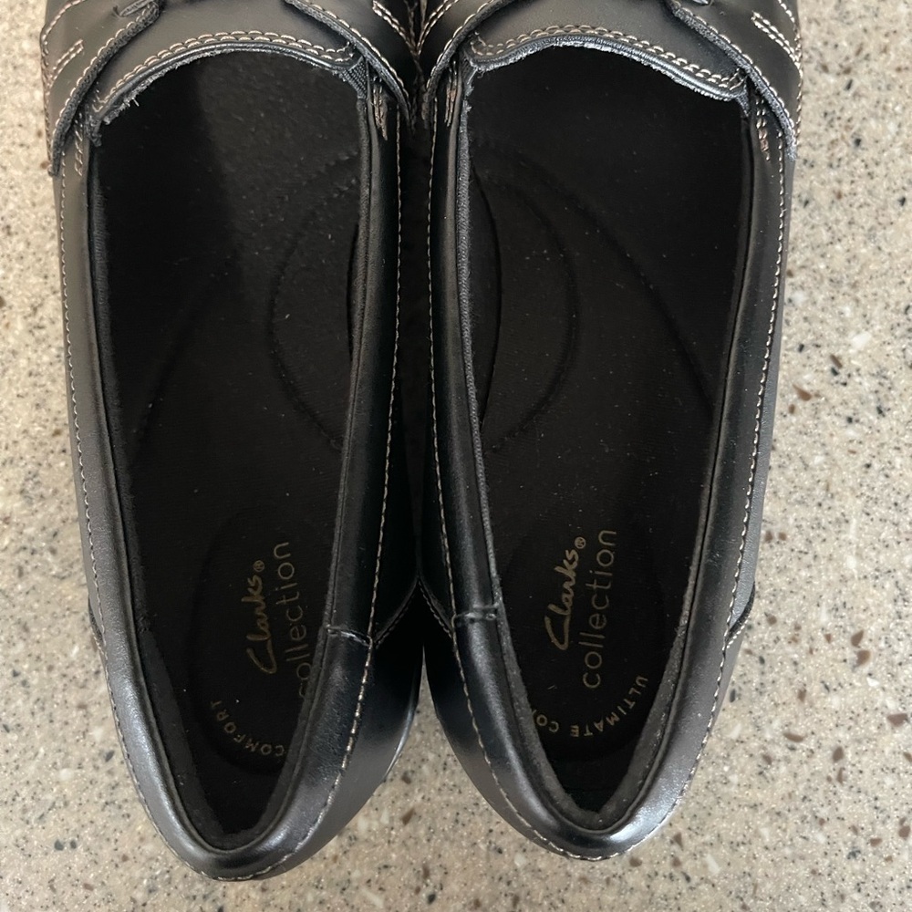 Clark’s Women’s Black Leather Loafers Size 9W Ortholite Footbed - Picture 6 of 9